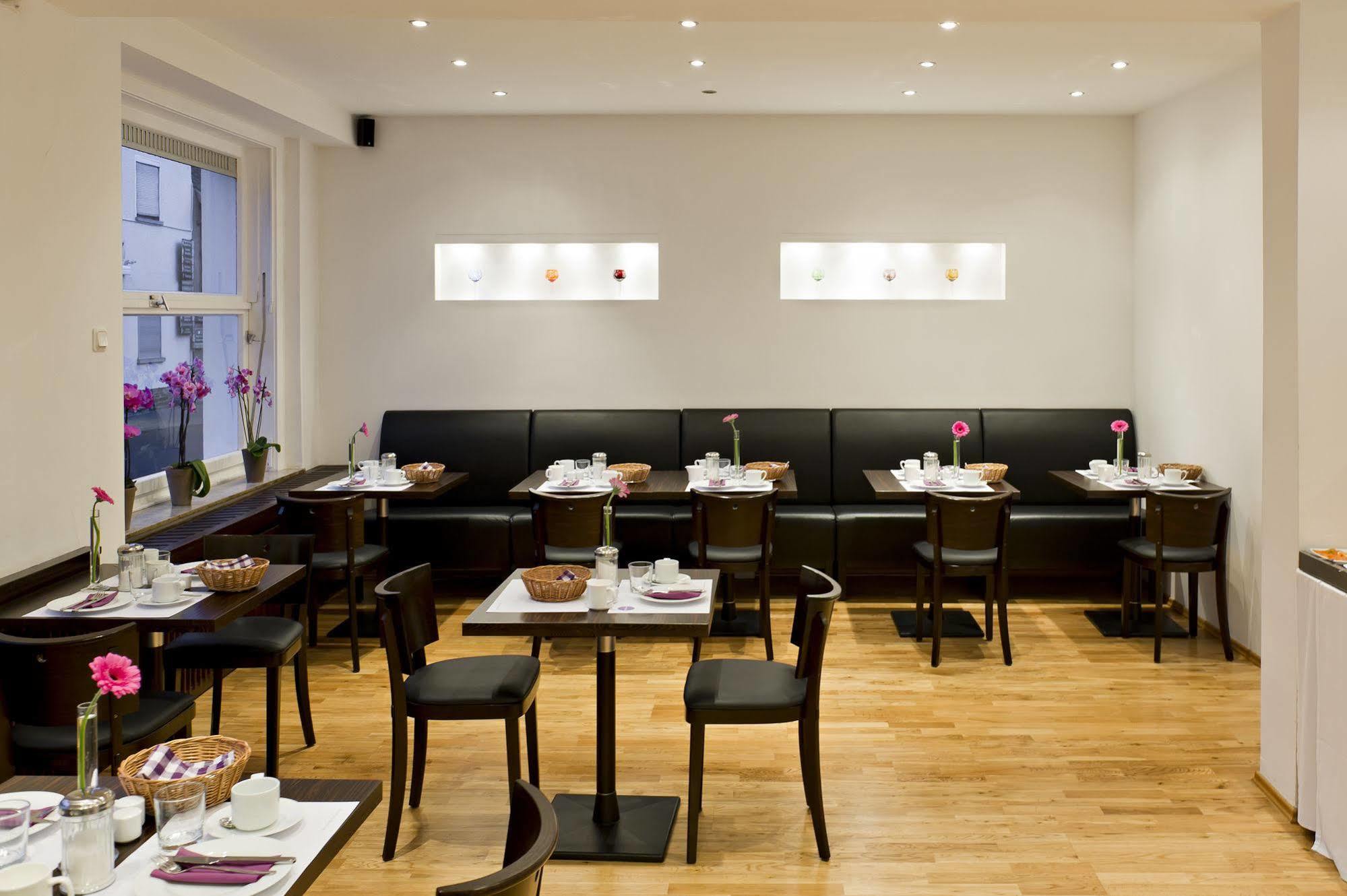 Burgblickhotel 베른카슈텔쿠에스 외부 사진